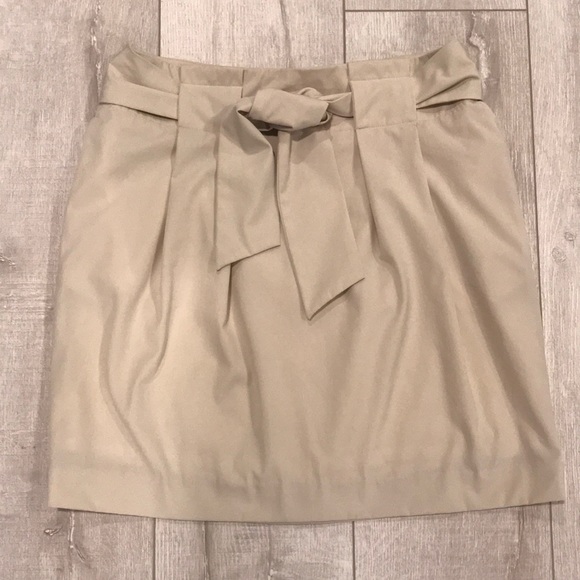 Banana Republic Dresses & Skirts - Banana Republic Tie Front Skirt